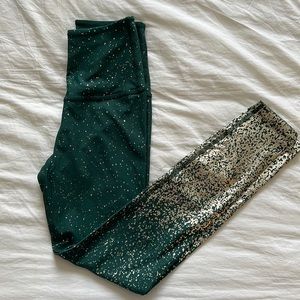 Beyond Yoga emerald green and gold leggings